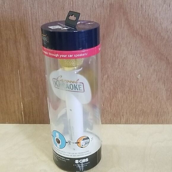 Singing Machine Carpool Karaoke  - Picture 3 of 5
